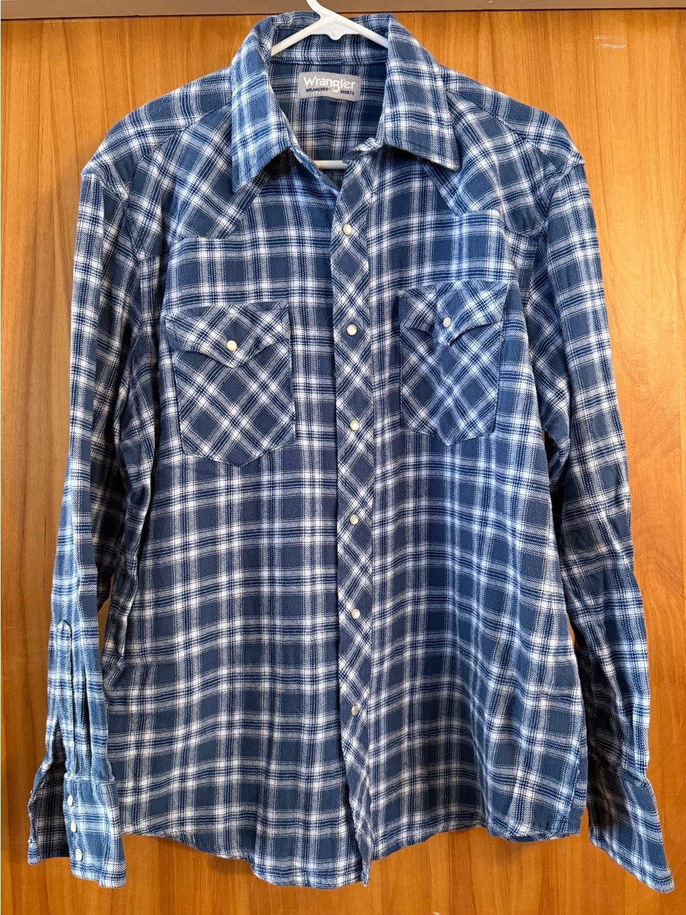 Wrangler Flannel Blue and White Plaid Long-Sleeve Button-Down Shirt